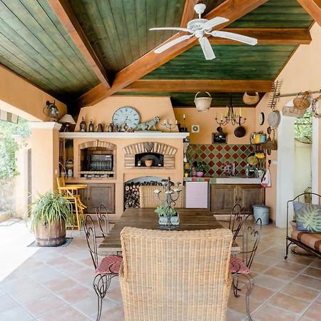 Agreable Chambre D'Hotes Avec Piscine Bed and Breakfast Le Beausset Exterior foto