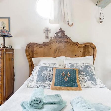 Agreable Chambre D'Hotes Avec Piscine Bed and Breakfast Le Beausset Exterior foto